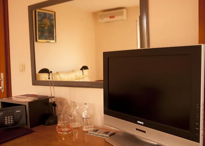 汽车旅馆 Taxi Bar 3*