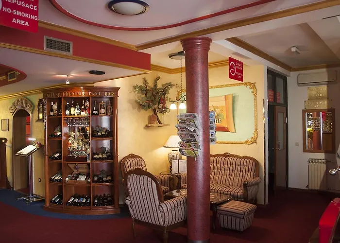 Taxi Bar 汽车旅馆 3*