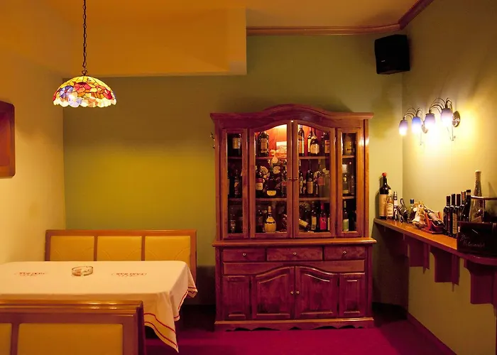 Taxi Bar 3* 格拉迪什卡