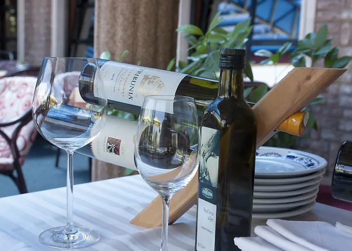 Taxi Bar 汽车旅馆