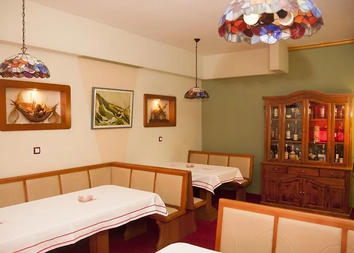 汽车旅馆 Taxi Bar